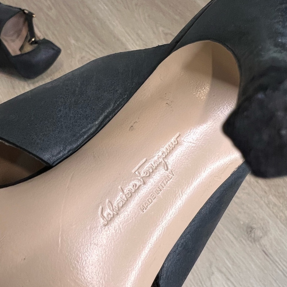 Salvatore Ferragamo Black Buttery Leather Cage T-Strap Sandals 7.5B - Picture 7 of 8
